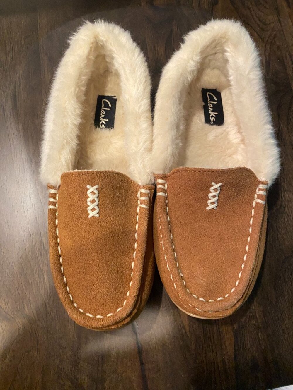 Clarks moccasin slippers Size 7 EUC